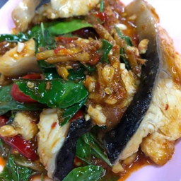 ปลาคังผัดเผ็ด