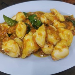 เนื้อปูก้อนผัดพริกเหลือง