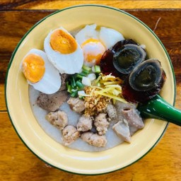 โจ๊กผู้ใหญ่ 3 สหาย