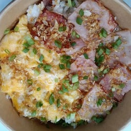 ข้าว ไข่ข้นเบคอน