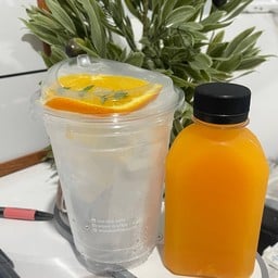 น้ำส้มสด100% (Fresh Orange Juice)