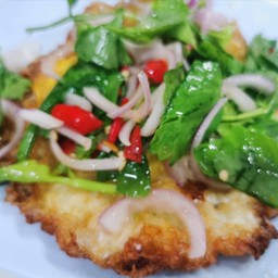 ยำไข่ดาวไก่