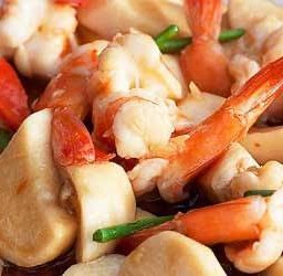 เห็ดออรินจิผัดกุ้ง