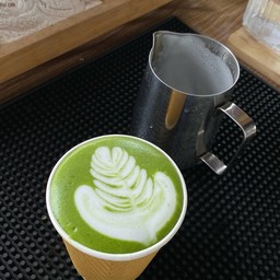 ชาเขียวนมร้อน