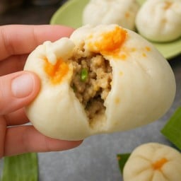 ซาลาเปาไส้หมูสับไข่เค็ม