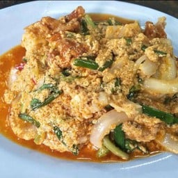 เนื้อปูก้อนผัดผงกระหรี่