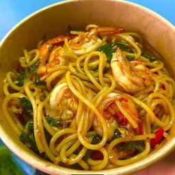 สปาเกตตีกระเพรากุ้ง