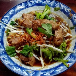 ก๋วยเตี๋ยวหมูตุ๋น ( พิเศษ )