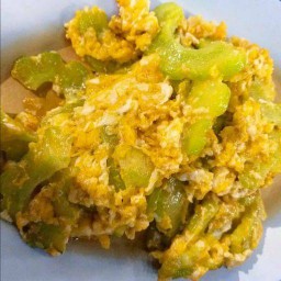 มะระผัดไข่