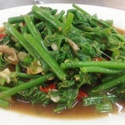 ฝักแม้วไฟแดง