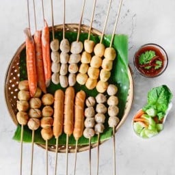 ลูกชิ้นปิ้ง รวม 200 บาท