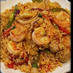 ข้าวผัดต้มยำรวมมิตร