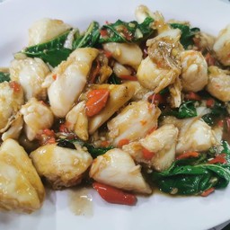 เนื้อปูก้อนผัดกระเพรา