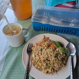 ร้านอาหารตามสั่ง หน้าวัดปรก