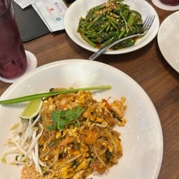ParaThai Queensbay Mall
