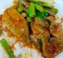ผัดพริกถั่วตับหมู กับข้าว