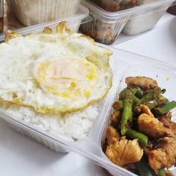 ผัดพริกแกงถั่ว หมูชิ้น