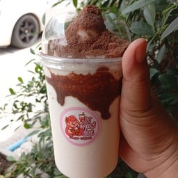 นมหมีปั่นภูเขาไฟ