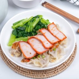 เกี๊ยวหมู โรยหมูแดง