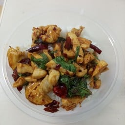 กระเพราไข่ข้นภูเขาไฟ645 ซอยเชิงทะเล