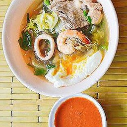 สุกี้น้ำ หมู ไก่ กุ้ง ทะเล