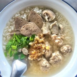 ข้าวต้มหมู รวมเครื่องใน