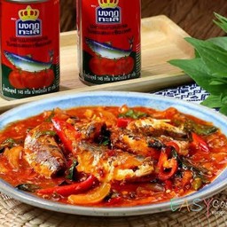 ข้าว ผัดพริกแกงปลากระป๋อง ไข่เจียว