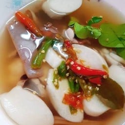 ต้มแซ่บ คางปลาหมึก = ถ้วย