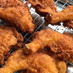 น่องติดสะโพกทอด ไก่ทอด