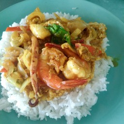 ผัดผงกระหรี่ทะเล