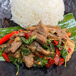 ข้าวกะเพราเนื้อ KOBE ตุ๋นขุนช้าง