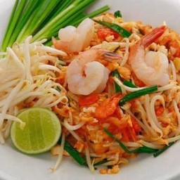 ผัดไทยกุ้งสด