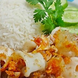 หมึกกระเที่ยมราดข้าว