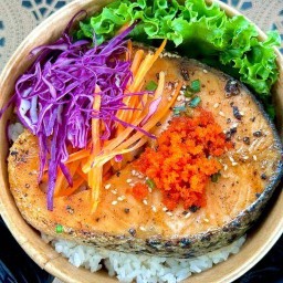 ข้าวหน้าไก่เทอริยากิ+ไข่ข้น 3 พี่น้อง