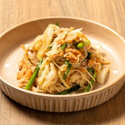 เส้นโซเมนผัดใส่ทูน่าสไตล์โอกินาวา