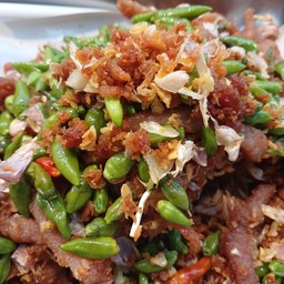 หมูกระเทียมพริกสด+สามชั้นทอดน้ำปลา