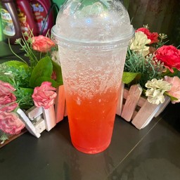 สตอเบอรี่โชดาเย็น