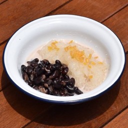 ข้าวเหนียวถั่วดำ