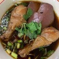 ก๋วยเตี๋ยว น่อง ไก่ตุ๋น