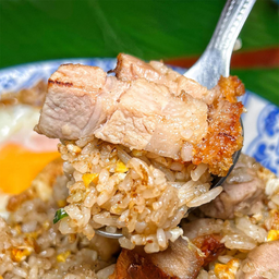ข้าวผัดหมูกรอบขุนช้าง