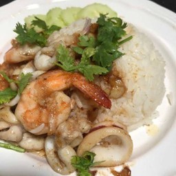 ข้าวทะเลกะเทียม