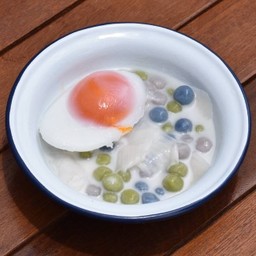 บัวลอยมะพร้าวอ่อน