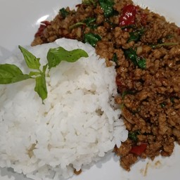 กะเพราหมูสับ