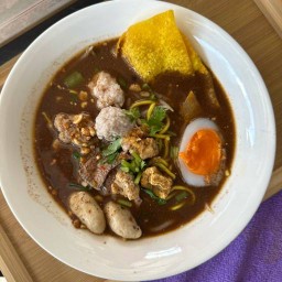⭐️ ก๋วยเตี๋ยวเรือ ป้าใจรสเด็ด 🍜 & ชาบัง 🥤 ก๋วยเตี๋ยวเรือป้าใจ ยะลา ⭐️
