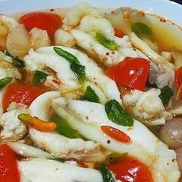 ต้มแซ่บ ไข่ปลาหมึก = ถ้วย