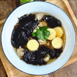 ต้มหมูเต้าหู้ สาหร่าย