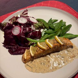 Lemon Garlic Salmon with Dill And Lemon Sauce