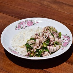 ข้าวกะเพราหมึก