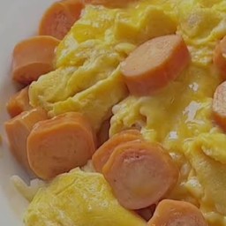 ข้าวไข่ข้นไส้กรอกชีส