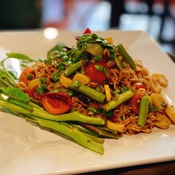 ตำมาม่าหน่อไม้